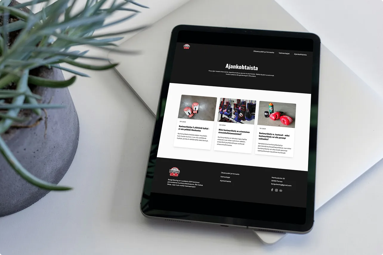 Tabletti laite, jossa verkkosivut näkyvissä